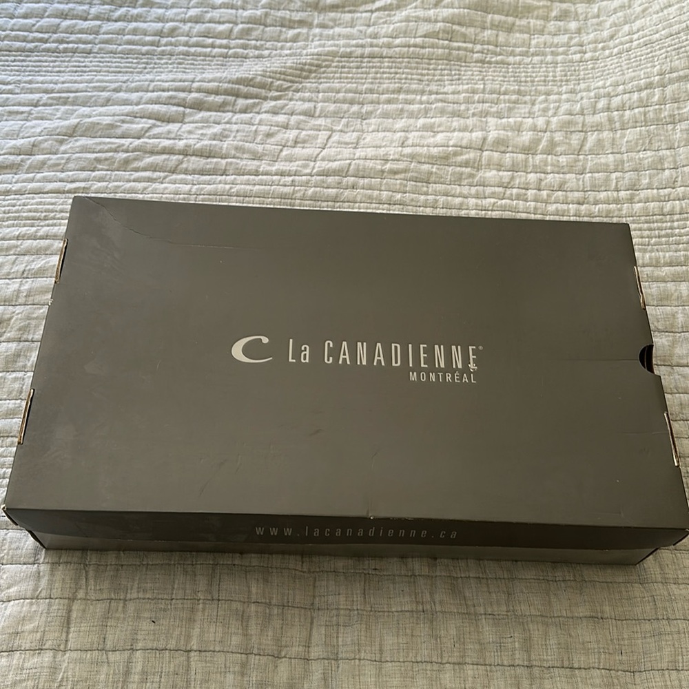 La Canadienne black leather boots